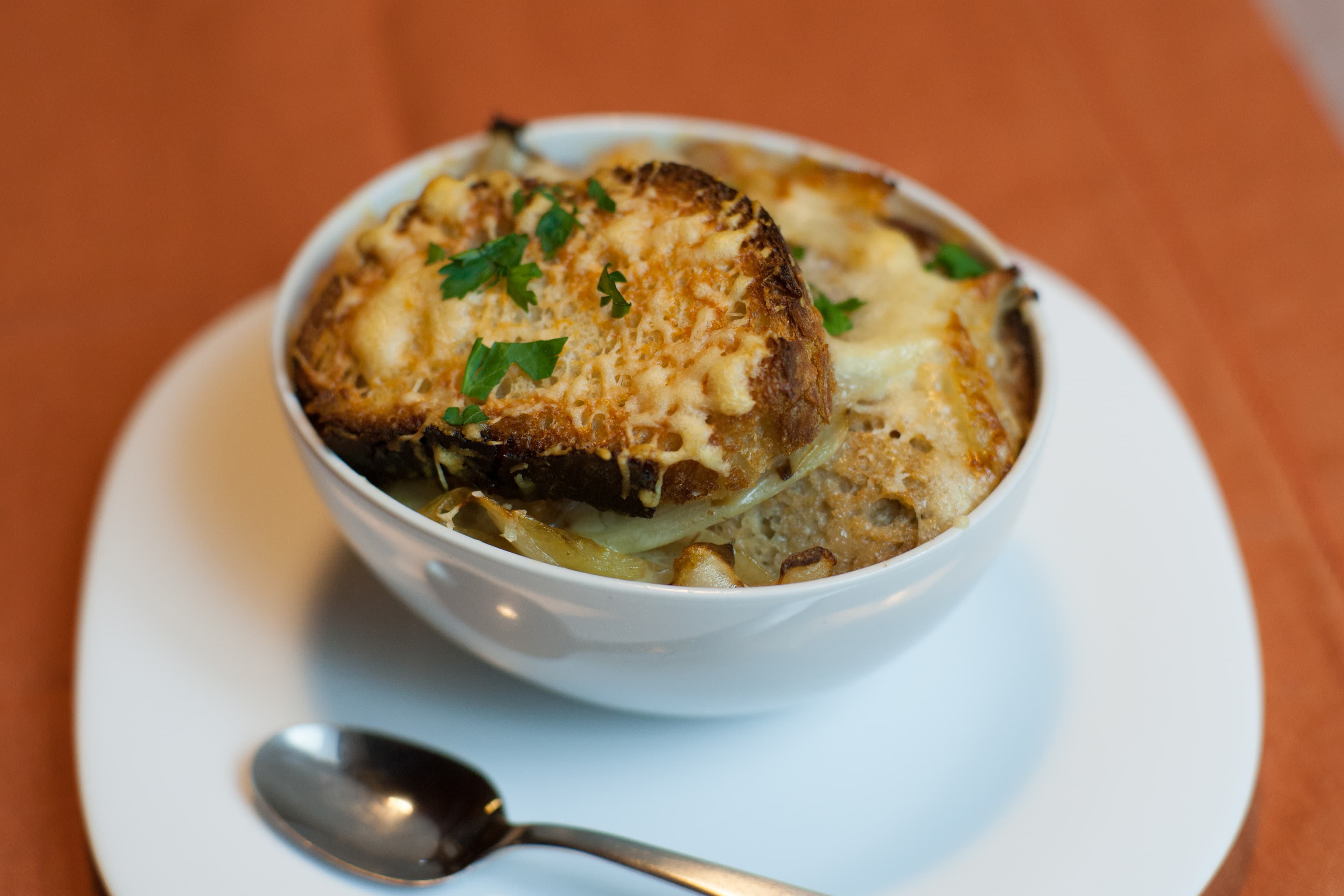 Wikimedia photo of French onion soup